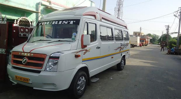 15 Seater Tempo Traveller in Delhi